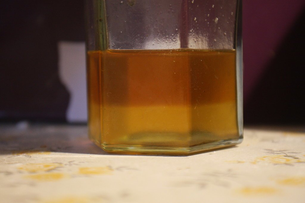two colours of honey in one jar